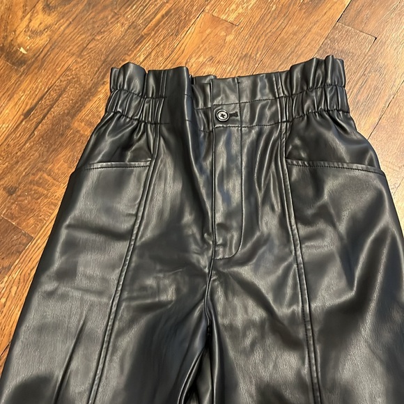 High waisted faux leather pants - Picture 2 of 5